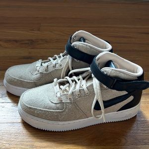Nike high top Air Force One shoes tan & black size 8 women’s, in great shape